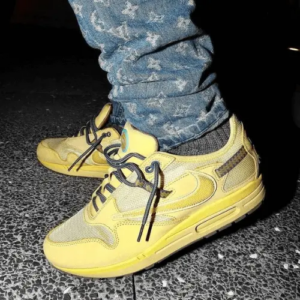 NIKE AIRMAX 1 X TRAVIS SCOTT SATURN GOLD