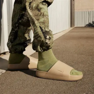 NIKE CALM SLIDES